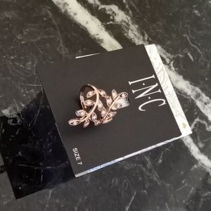 Beautiful RG Crystal leaf ring